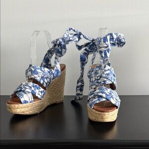 H&M Elegant Blue Patterned Wedge Sandals Sz 37/6.5
